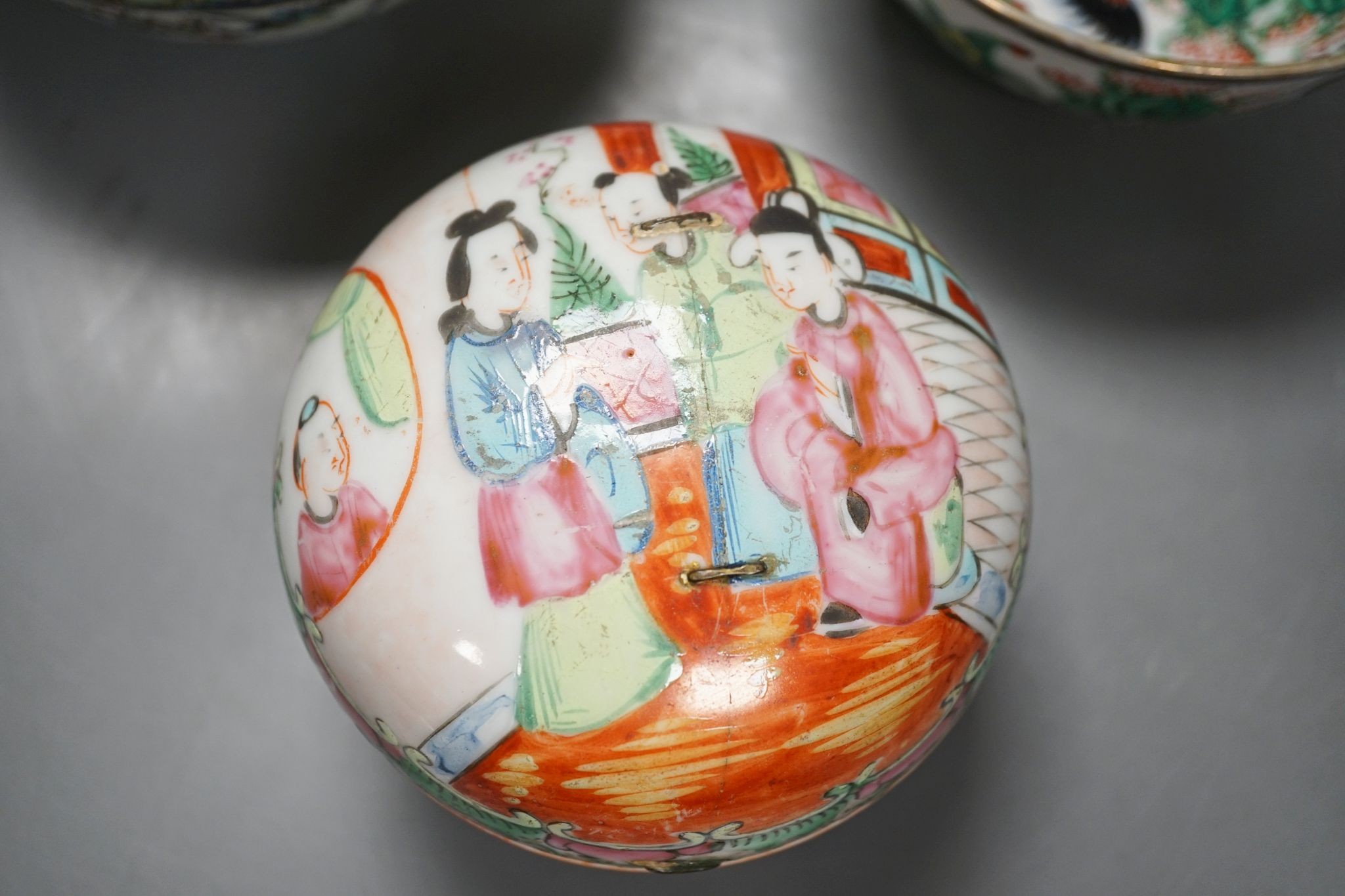 A Chinese famille rose box and cover, 9.7 cm diameter and a group of porcelain ‘chicken’ wares, Republic period